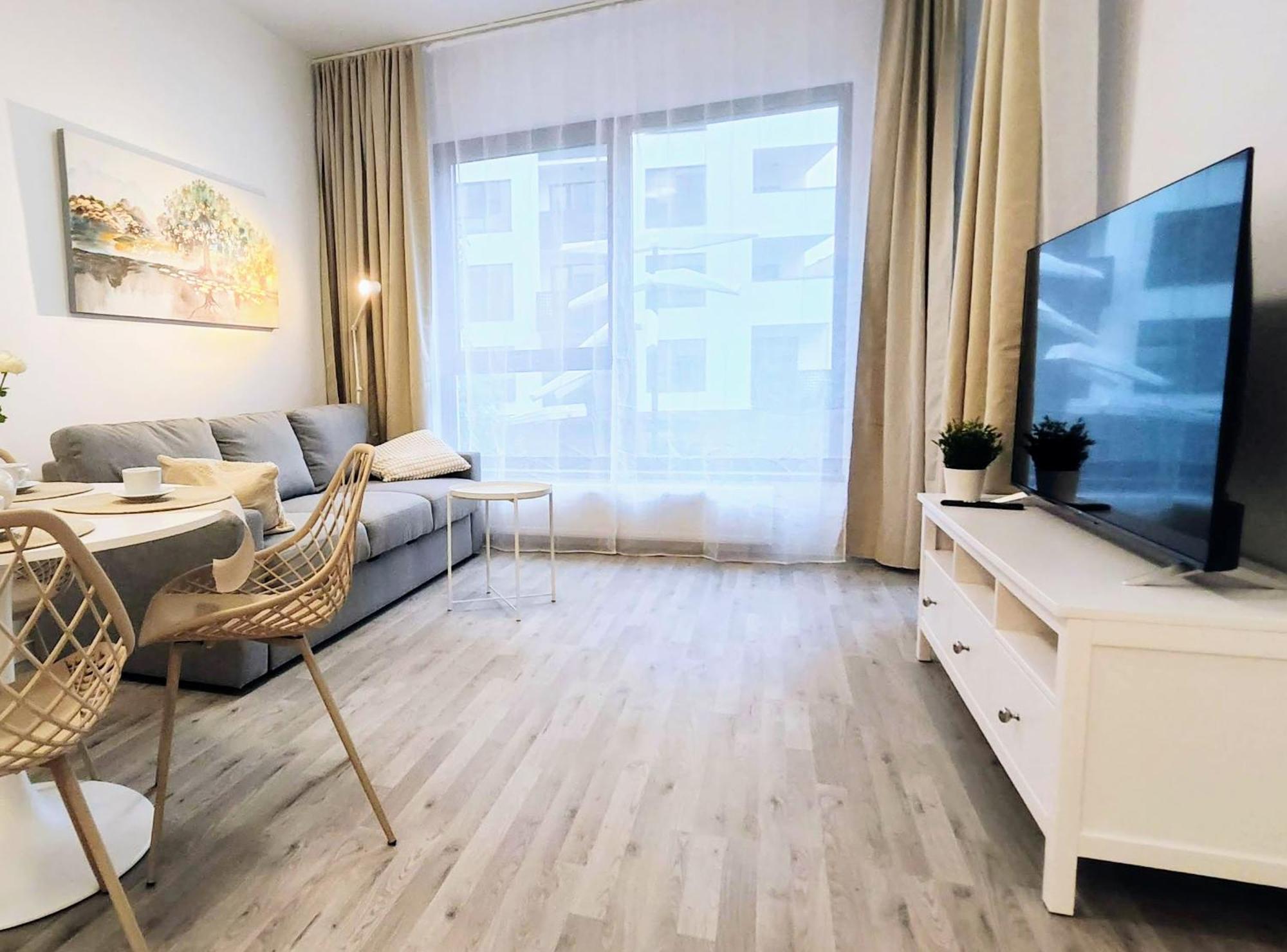 Wings - Brand New - Presidential Garden - Free Parking Apartment Bratislava Ngoại thất bức ảnh