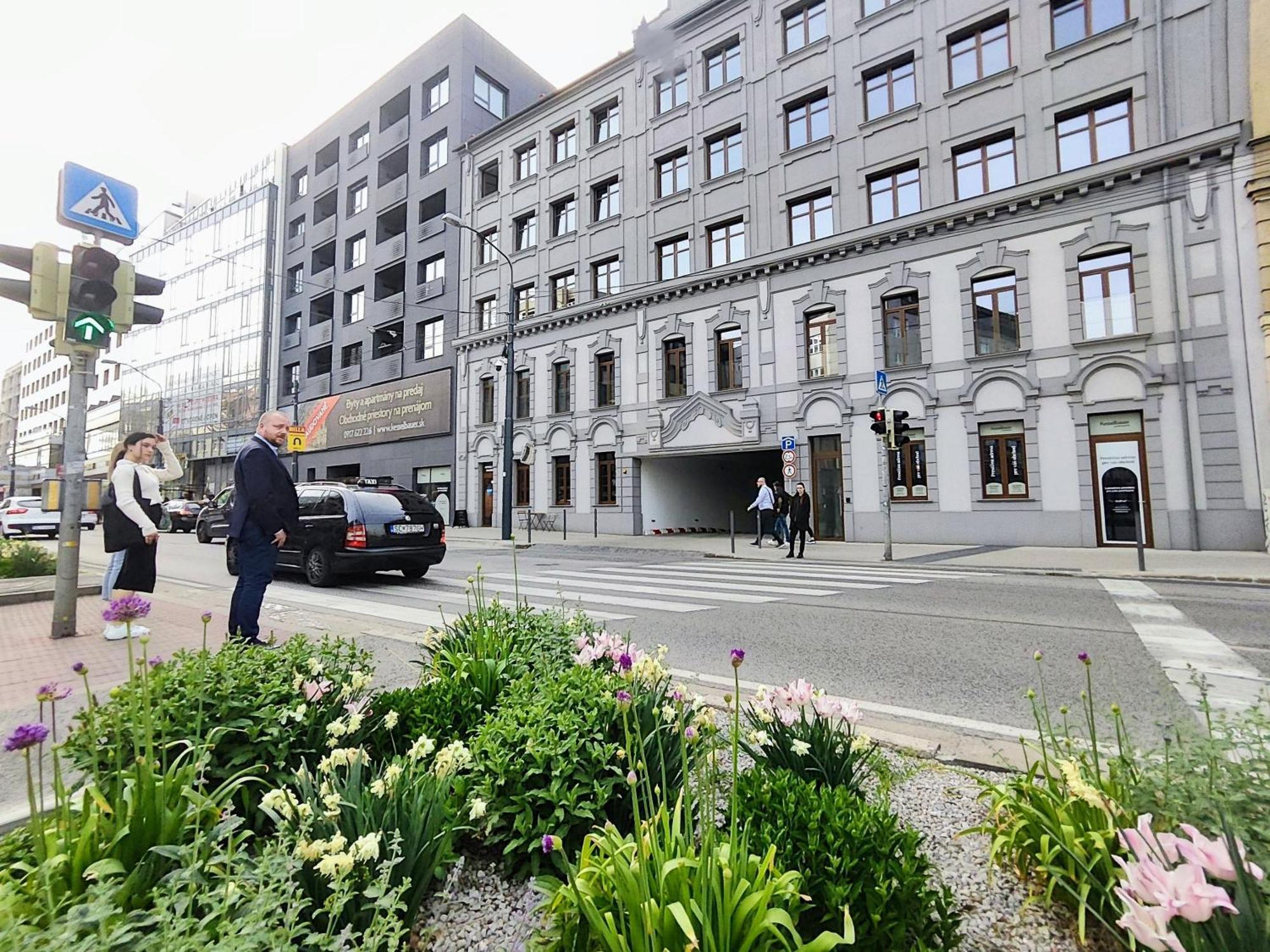 Wings - Brand New - Presidential Garden - Free Parking Apartment Bratislava Ngoại thất bức ảnh