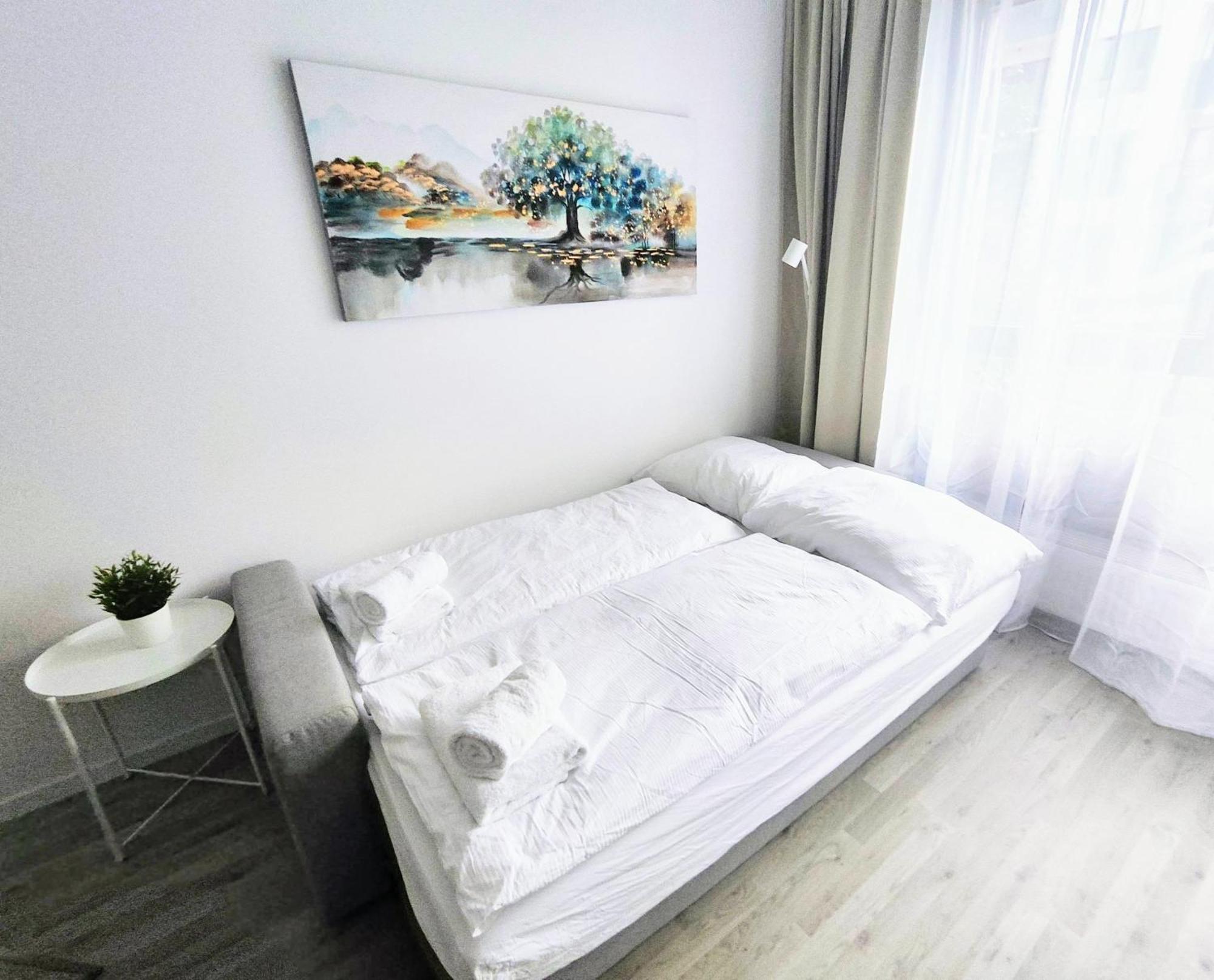 Wings - Brand New - Presidential Garden - Free Parking Apartment Bratislava Ngoại thất bức ảnh